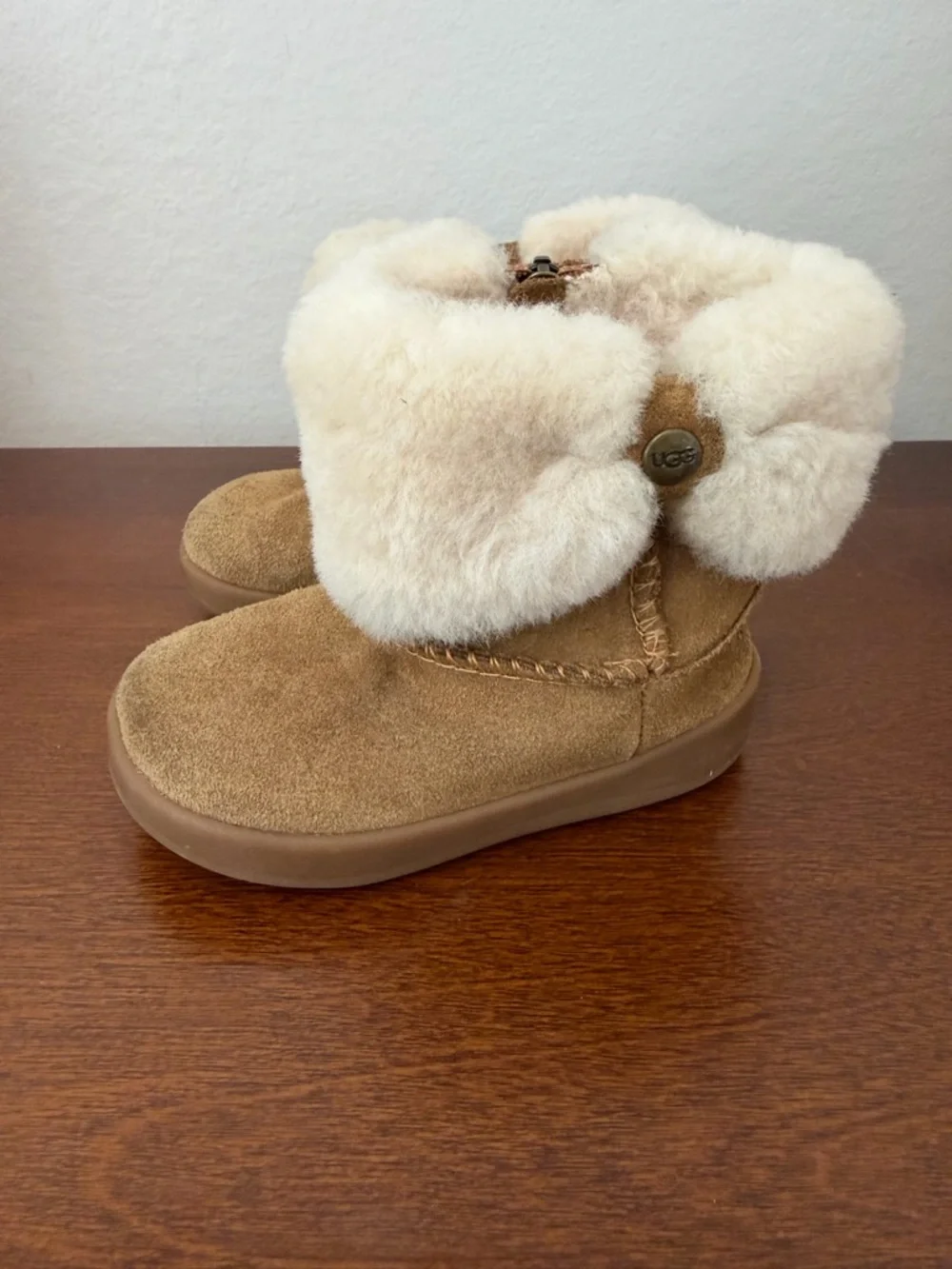 UGG adorable ramona